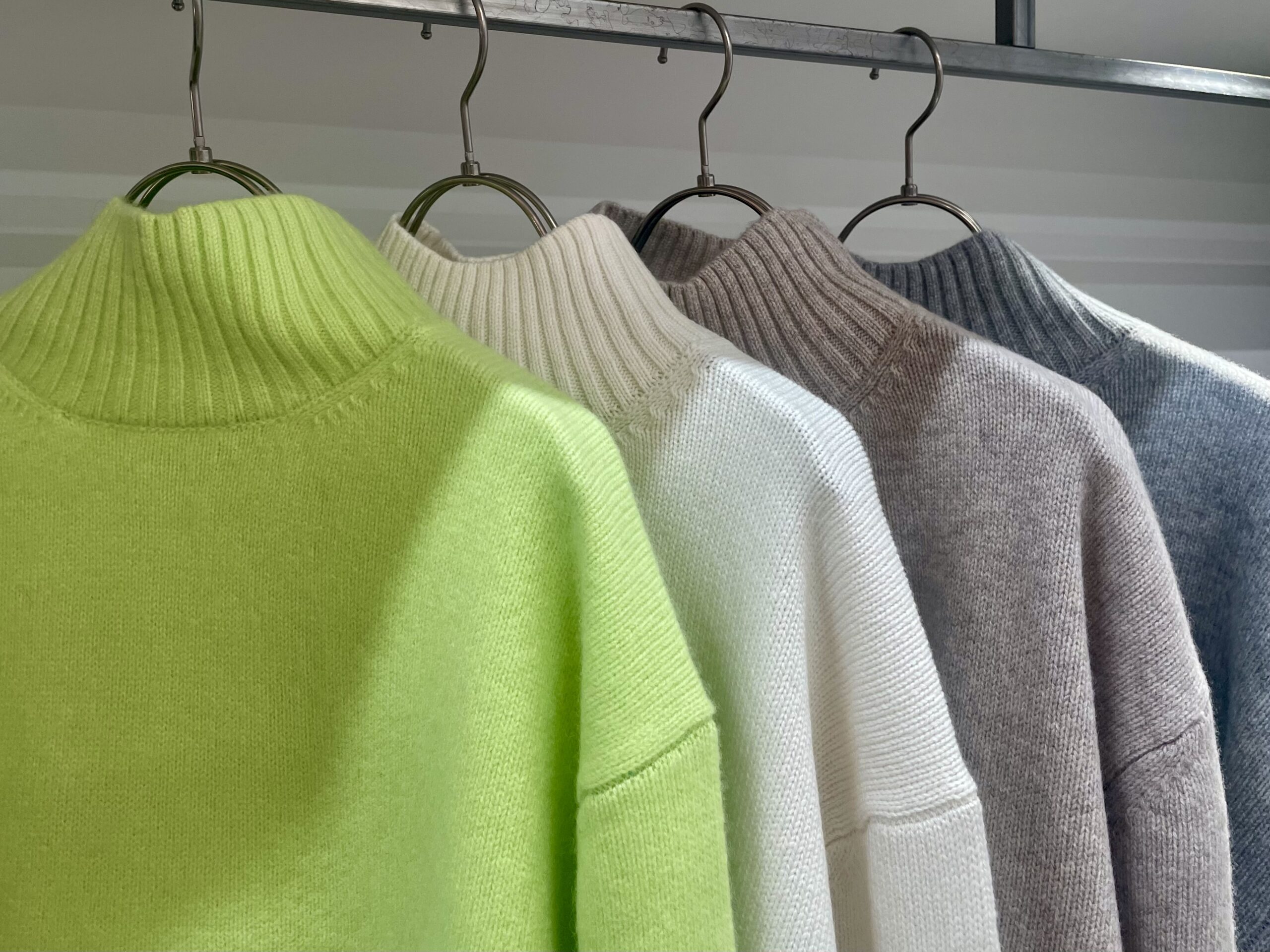 今年も入荷しました‼︎【ウール100%ニット】